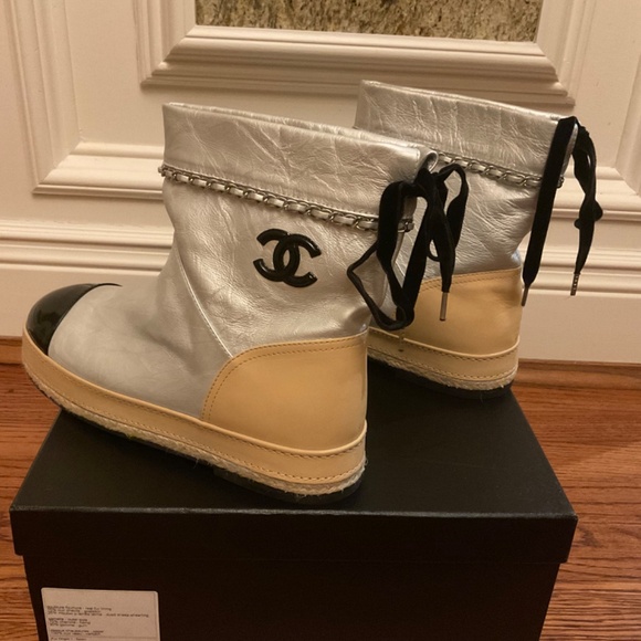 Chanel Leather Boots !! - Picture 2 of 10